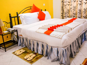Crest Safari Lodge