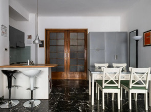 Boldrini Apartment With Balcony by Wonderful Italy