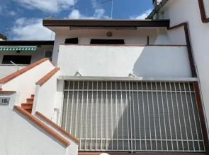 Appartamento 4 posti con piscina balcone e bbq