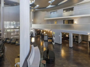 Holiday Inn & Suites Phoenix Airport North