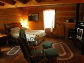 Galena Log Cabin Getaway