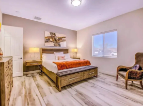 The Royal Bahamian- Pickleball Golf Sleeps 20