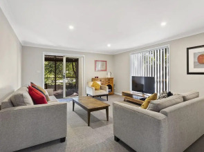 Stockton Street, 1/72