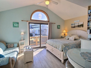 2 Cabana By The Sea Studio Bedroom Condo by RedAwning