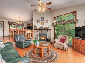 Bella Vista - Hot Tub and Pet Friendly