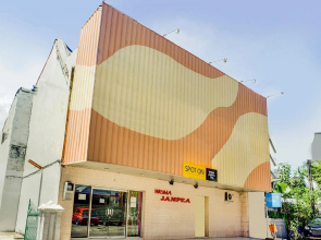SPOT ON 2214 Wisma Jampea