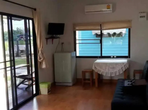 Raintree Boutique Hut
