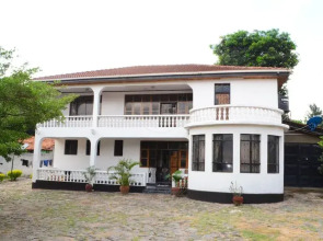 Campers and Backpakers Hostel