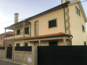 House With 8 Bedrooms in Ponte de Lima, With Wonderful Mountain View, Terrace and Wifi