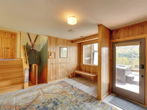 Luxury Vermont Vacation Rental: Private Hot Tub!