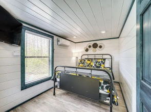 Broken Bow Cabin w/ Hot Tub, Fire Pit & Creek View