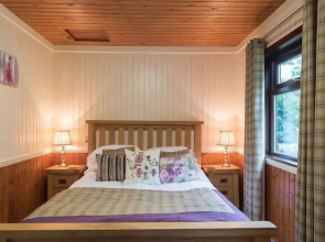 Primrose Lodge 2 with Hot Tub (H 2014) 57293