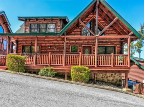 SmokyStays 5 Bedroom Cabin
