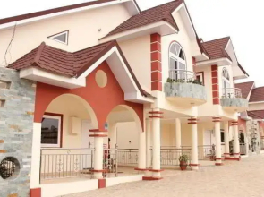 Pebble Pine Hotel