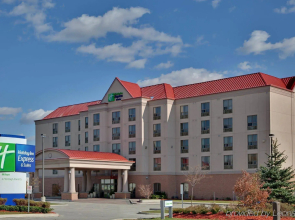 Holiday Inn Express & Suites Milton by IHG