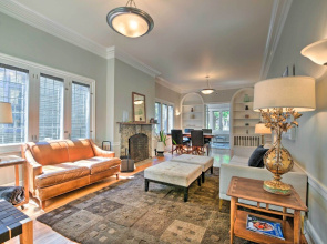 Classic Oak Park Home, 11 Mi to Downtown Chicago!
