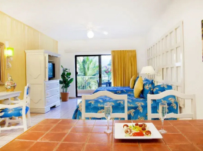 Villa del Palmar Residences