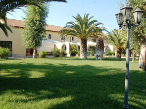 Scenic Holiday Home in Trinitapoli with Swimming Pool