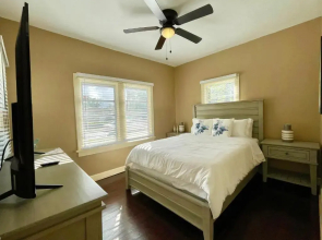 Tropical Garden Bungalow