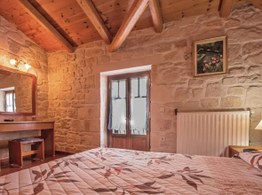 The Vivian - Luxury Stone Villa
