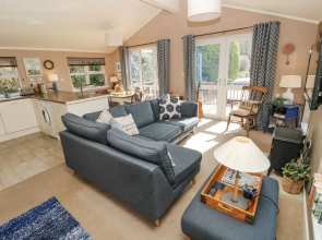 1 Hornbeam Lodge