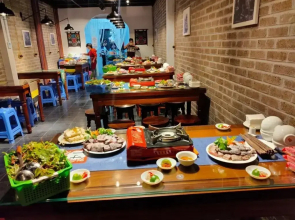 Ethnic House Lounge Bar & Hostel