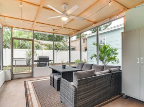 Pinellas Park Home: Swim, Golf, Grill & More!