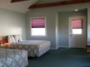 Spruce Lane Lodge and Cottages