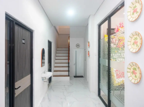 Urbanview Syariah near Stadion Manahan Solo