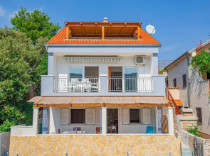 Beautiful Home in Grebastica With 4 Bedrooms and Wifi