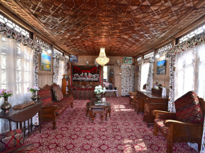Golden Hopes Group Of Houseboats