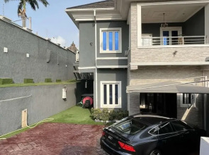 Lovely nb 3-bed House in Opebi