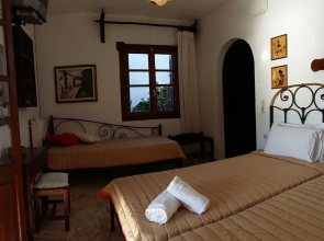 Chrysoula's Guest House