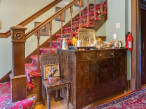 Elevate Rooms Calgary Westways Guest House