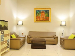 ZEN Rooms Olympic Garden