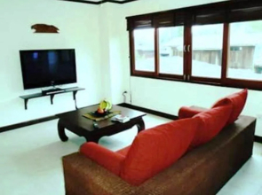 The Waterfront Apartment