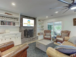 Triple L! Waterfront w/ Private Boat Dock!
