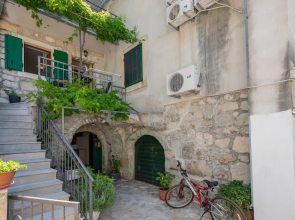 Awesome Home in Baska Voda With Wifi and 2 Bedrooms