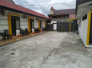 Hotel O Yellow White Guesthouse Palu