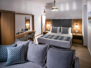 Yianna Caravel Suites
