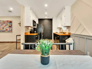 New Cozy Retreat Located 15 Minutes to Waco