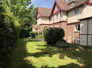 Rossal House Apartments