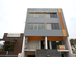 OYO 27743 Hotel Platina
