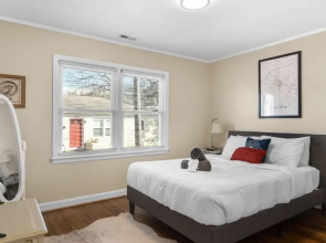 2 bedroom, Mockingbird Lane