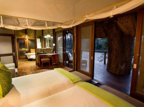 Rhino Post Safari Lodge