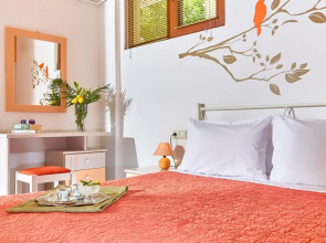 Cozy Pool Front Apartment With sea View Orange