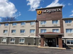 La Quinta Inn by Wyndham Indianapolis North at Pyramids