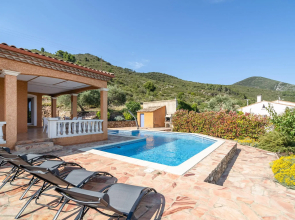 Cozy Villa in Roquebrun with Swimming Pool