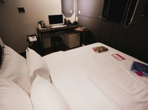 Yaja Gangnam Nonhyeon