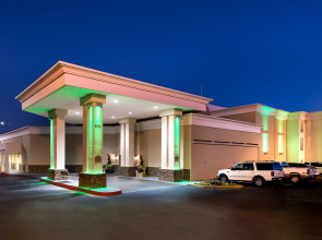 Holiday Inn Hotel Stes North by IHG
